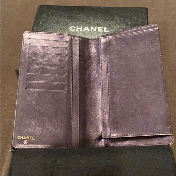 Chanel Wallet - Picture 2 of 10
